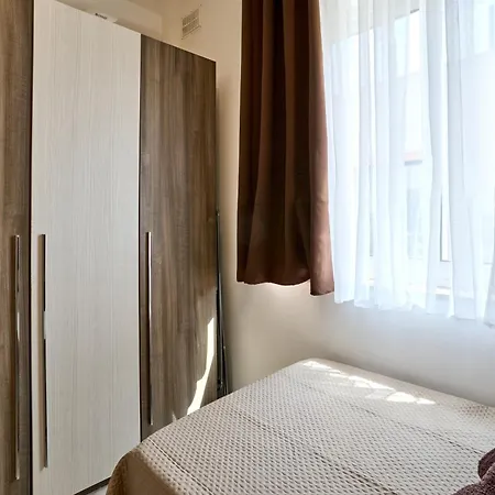 Sea Side Modern 2 Bedroom In The Heart Of Qawra Bugibba *