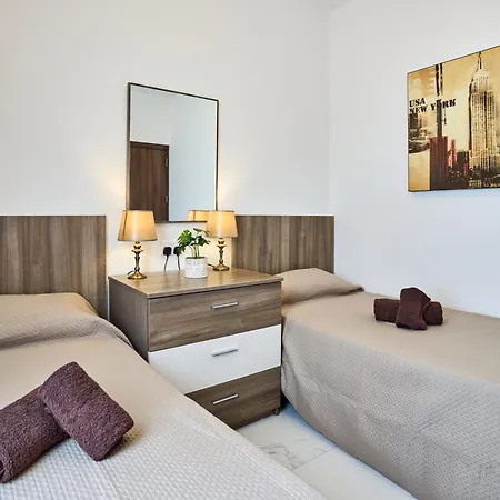 Modern Sea Side 2 Bedroom In The Heart Of Qawra * St. Paul's Bay