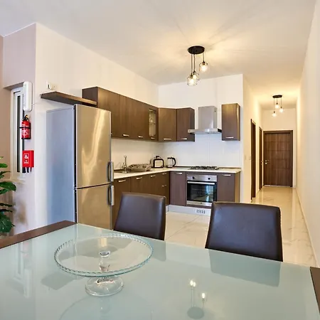 Sea Side Modern 2 Bedroom In The Heart Of Qawra Bugibba *