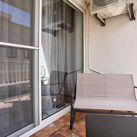 Sea Side Modern 2 Bedroom In The Heart Of Qawra Bugibba *