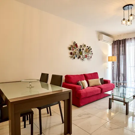 Modern Sea Side 2 Bedroom In The Heart Of Qawra Apartment *