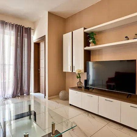 Modern Sea Side 2 Bedroom In The Heart Of Qawra Lejlighed