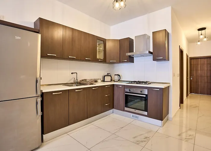 Modern Sea Side 2 Bedroom In The Heart Of Qawra * St. Paul's Bay