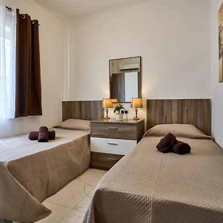 Appartamento Sea Side Modern 2 Bedroom In The Heart Of Qawra Bugibba