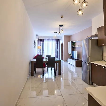 Appartamento Sea Side Modern 2 Bedroom In The Heart Of Qawra Bugibba